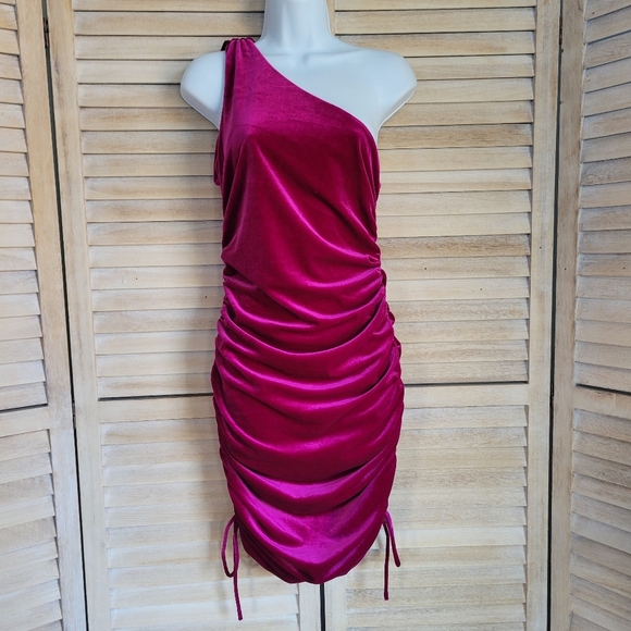 House Of Harlow  One Shoulder Velvet Fuschia Plum Ruched Mini Dress Small Nwt - Picture 1 of 6